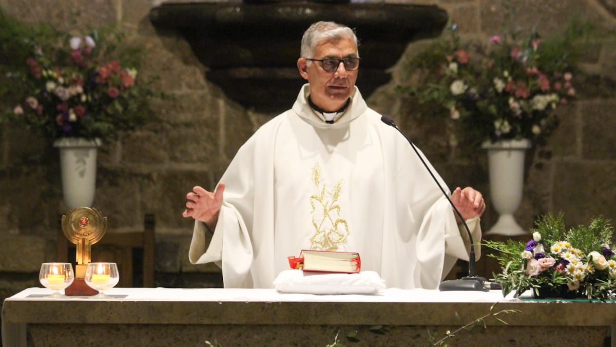 El cura párroco de Chacras explicó cómo consiguieron cabellos de Carlo Acutis que conservan como una reliquia para ser venerado. El cura párroco de Chacras explicó cómo consiguieron cabellos de Carlo Acutis que conservan como una reliquia para ser venerado.