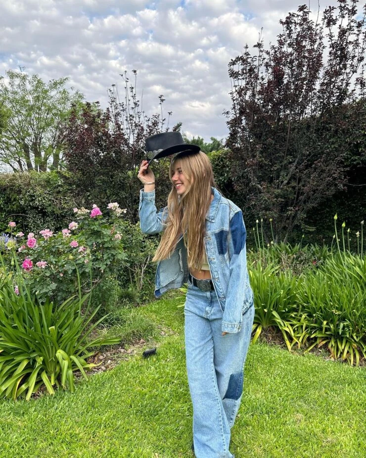 Taína Gravier lleva los pantaloncitos customizados más audaces y paraliza la temporada. Taína Gravier lleva los pantaloncitos customizados más audaces y paraliza la temporada.