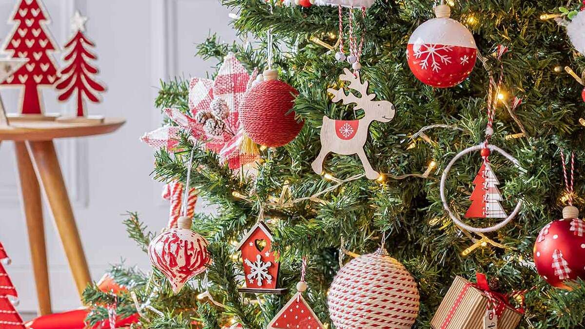 DIY: crea hermosos muñequitos de navidad reciclando los rollos de cocina 