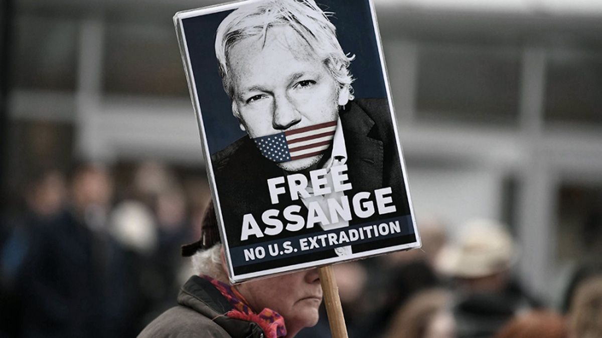 Al cumplirse el tercer aniversario del arresto de Julian Assange en Londres, impulsaron reclamos y campañas en redes para impedir su extradición a Estados Unidos