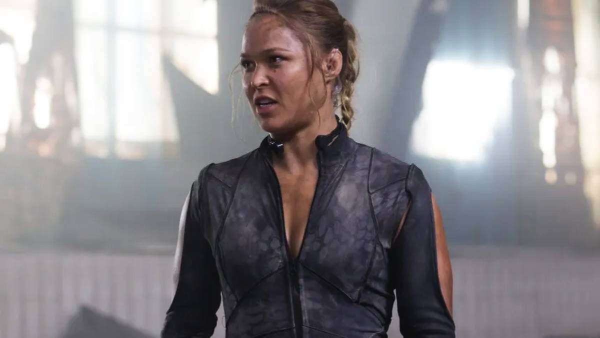 Ronda Rousey integr&oacute; el equipo de &iacute;dolos de las peliculas de acci&oacute;n, junto a Sylvester Stallone, Arnold Schwarzenegger, y otros en The Expandables 3.