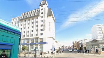 Tragedia de vacaciones: un turista murió al caer por el hueco de la escalera de un hotel