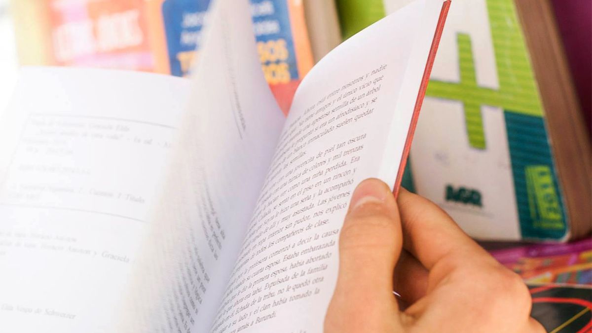 Desde la red de Bibliotecas UNCuyo, en conjunto con la B+M, se difundirán lecturas recomendadas sobre fútbol como parte de la actividad.