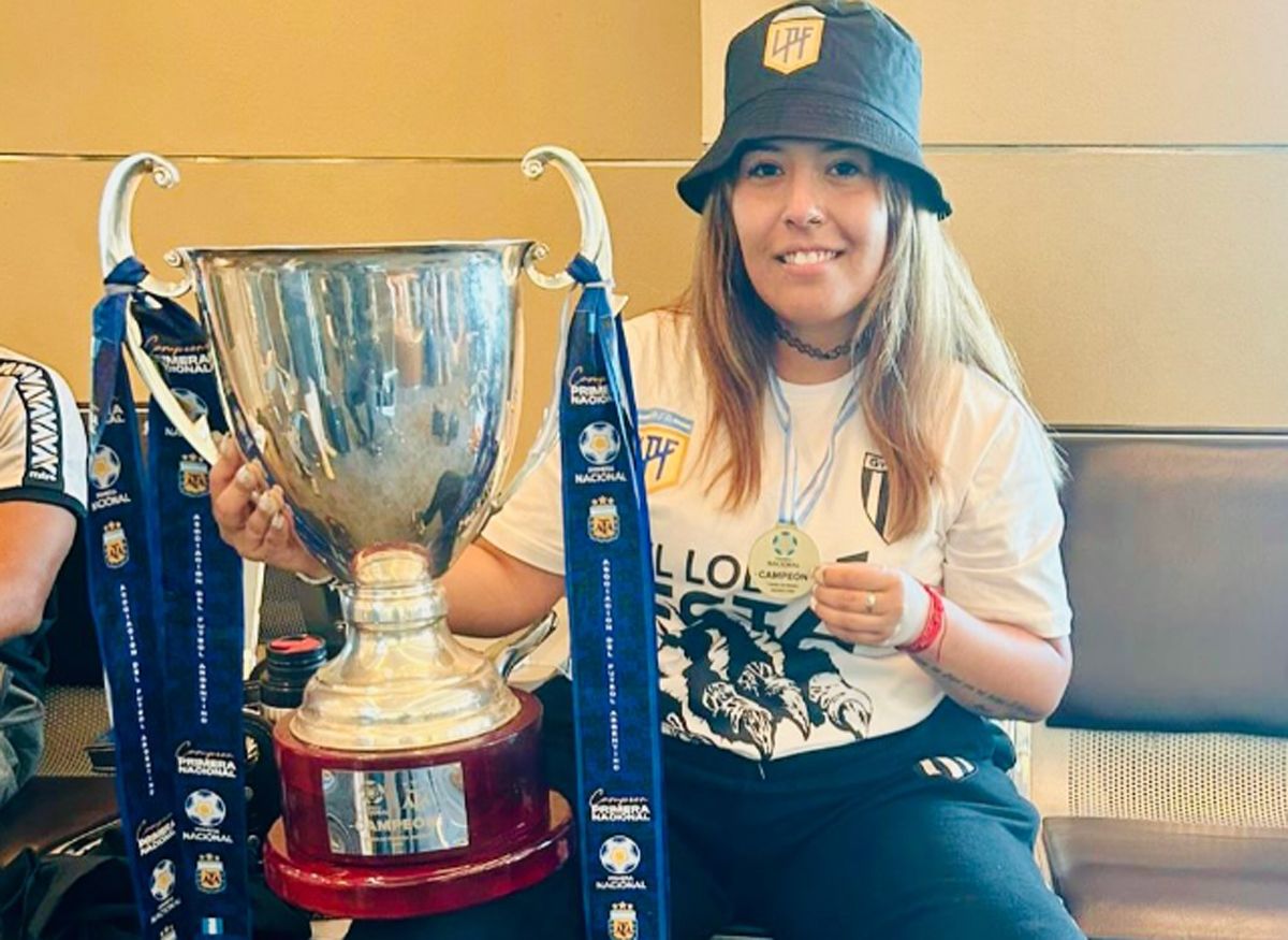 La copa estuvo bajo la custodia de Yamila.
