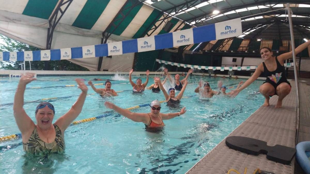 El desafío más grande para los adultos de más de 18 es perder el miedo al agua. Es un fuerte condicionante pero se supera, afirman los profes. El desafío más grande para los adultos de más de 18 es perder el miedo al agua. Es un fuerte condicionante pero se supera, afirman los profes.