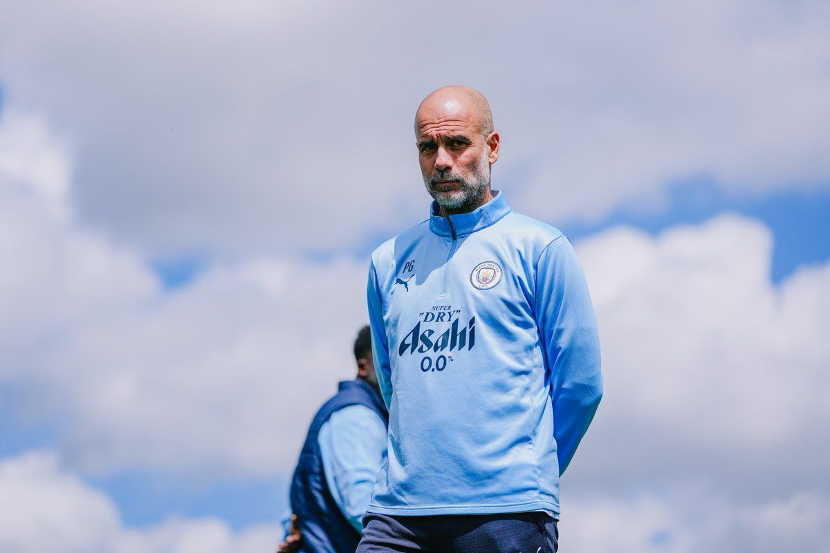 Guardiola en el entrenamiento del City.