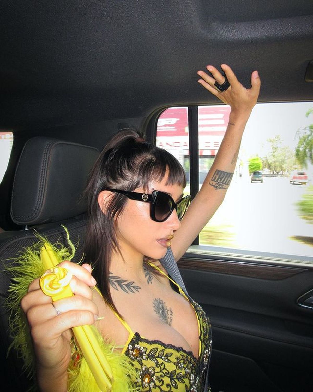 Desde Aguascalientes, María Becerra decreta que el corpiñito ultra XS se lleva al ras y paraliza México. Desde Aguascalientes, María Becerra decreta que el corpiñito ultra XS se lleva al ras y paraliza México.