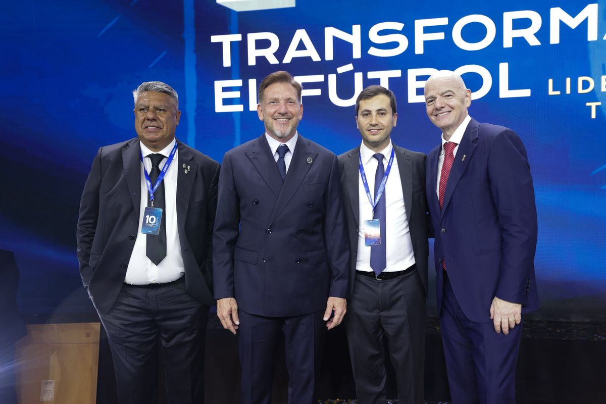 Tapia e Infantino con Domínguez y el presidente de River.