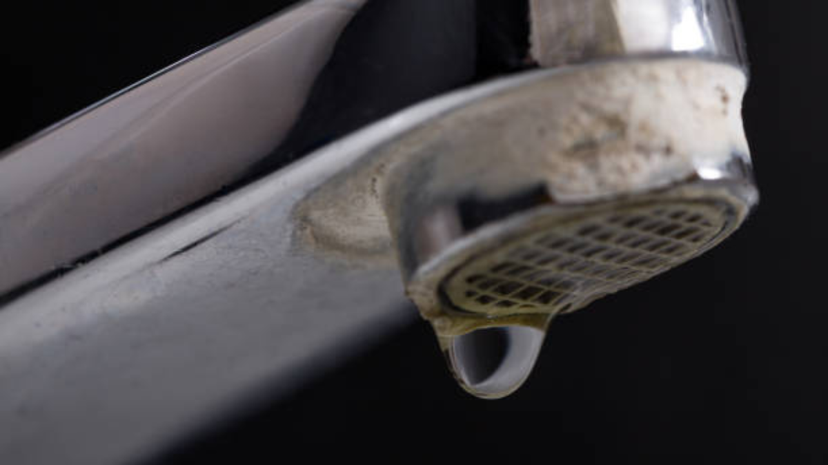 Que el sarro no opaque la elegancia de tus grifos.