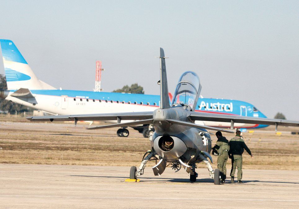 Cierre del aeropuerto de Mendoza: la IV Brigada Aérea se muda por tres meses a San Luis
