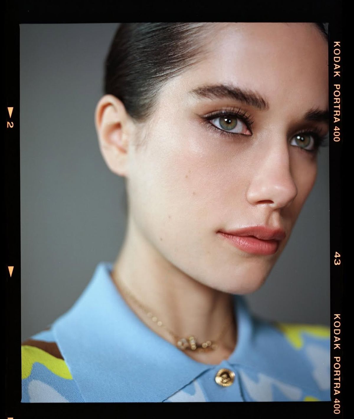 Ella Bleu. Ella Bleu.