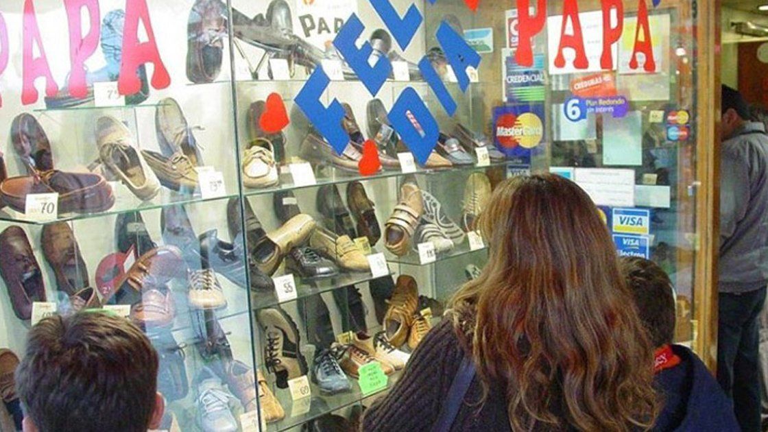 Casi todos los comercios minoristas del país abrirán el viernes a pesar del feriado