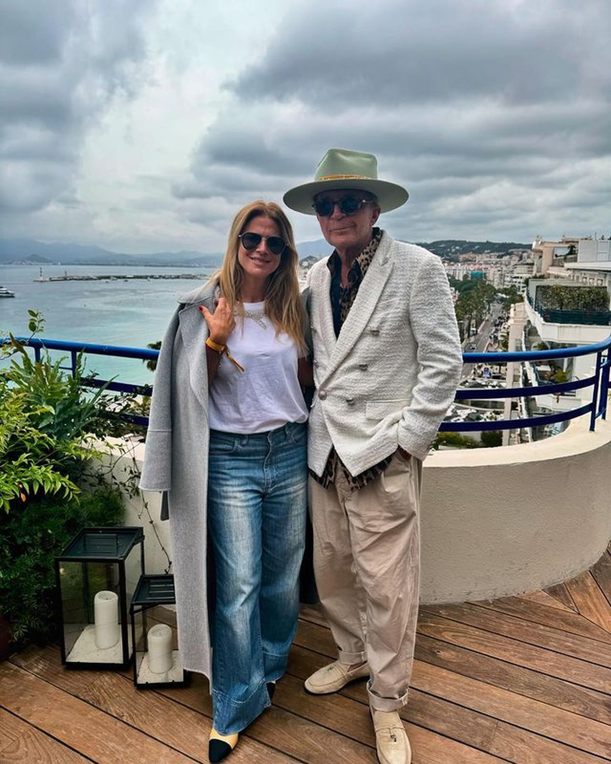 Flavia Palmiero revoluciona Cannes llevando el denim más chic: pantaloncitos ultra bajos, shiny y más. Flavia Palmiero revoluciona Cannes llevando el denim más chic: pantaloncitos ultra bajos, shiny y más.