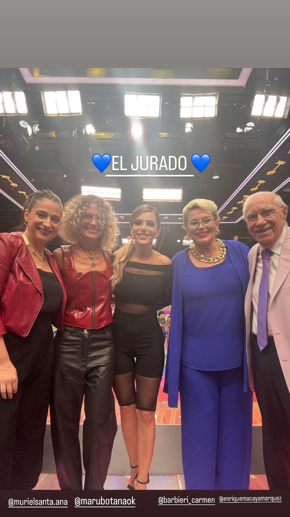 Evangelina Anderson hace gimnasia en ultra transparencias y paraliza corazones. Evangelina Anderson hace gimnasia en ultra transparencias y paraliza corazones.