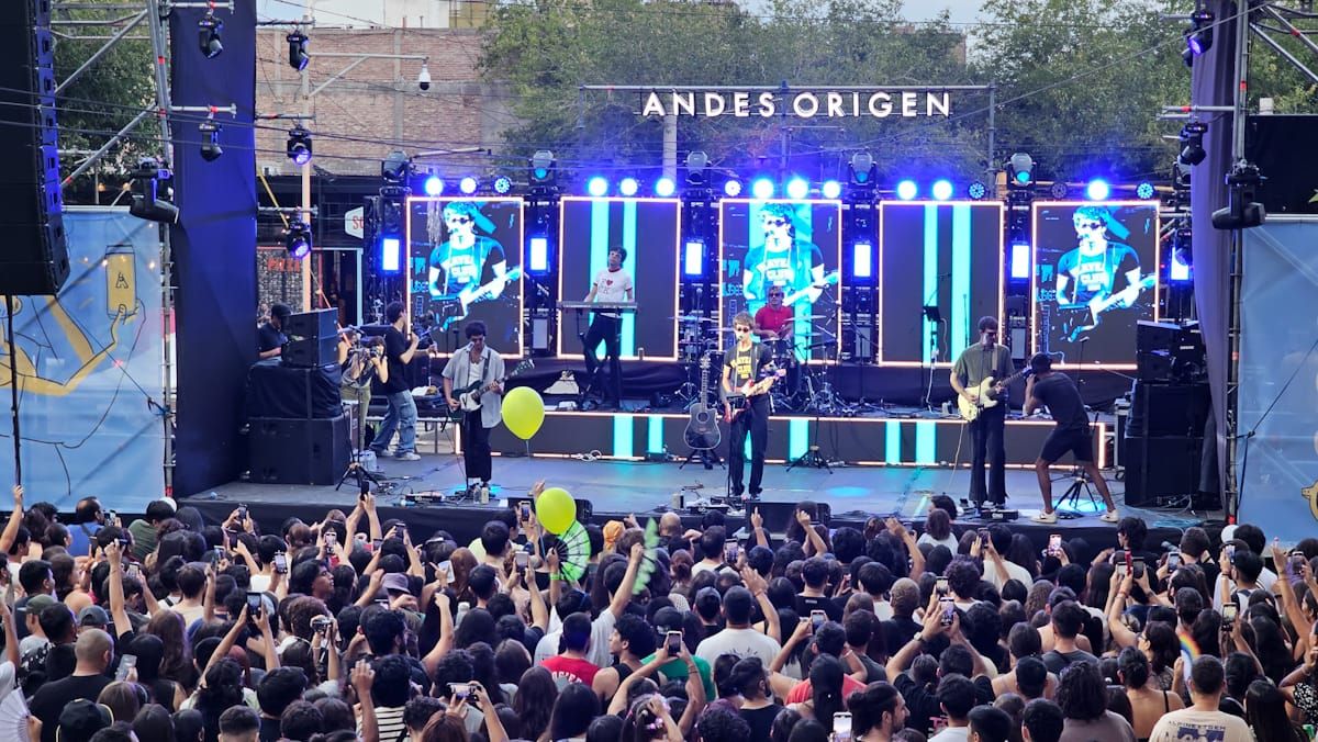 Los jóvenes fueron amplia mayoría en el festejo de la Arístides. Foto: Diario UNO / Nicolás Ríos