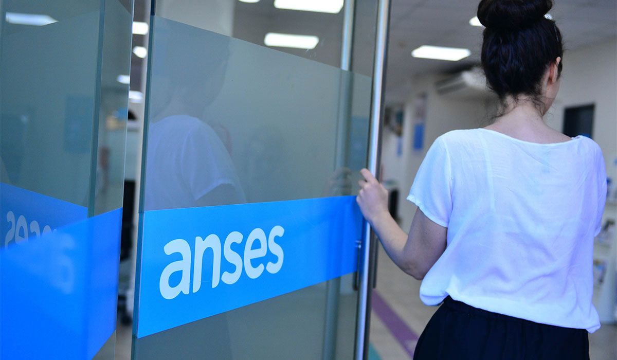 El lunes la ANSES empieza a pagar las prestaciones de noviembre con extras