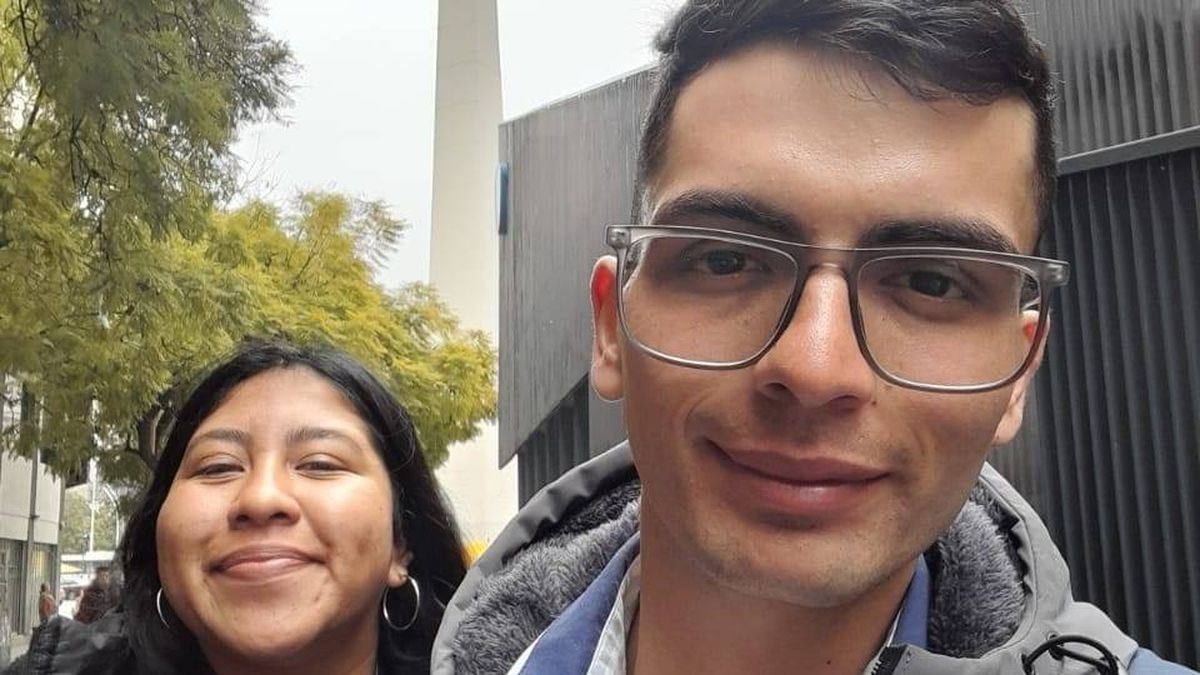 Luciano junto a Andrea, su novia. Luciano junto a Andrea, su novia.