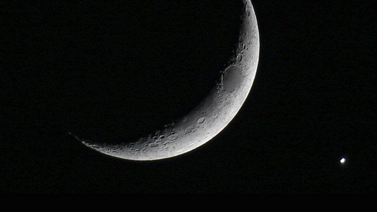La Luna y Mercurio se citan al amanecer