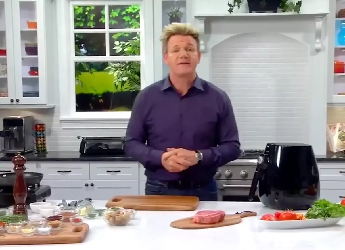 Gordon Ramsay es el chef más famoso del mundo actualmente. Gordon Ramsay es el chef más famoso del mundo actualmente.