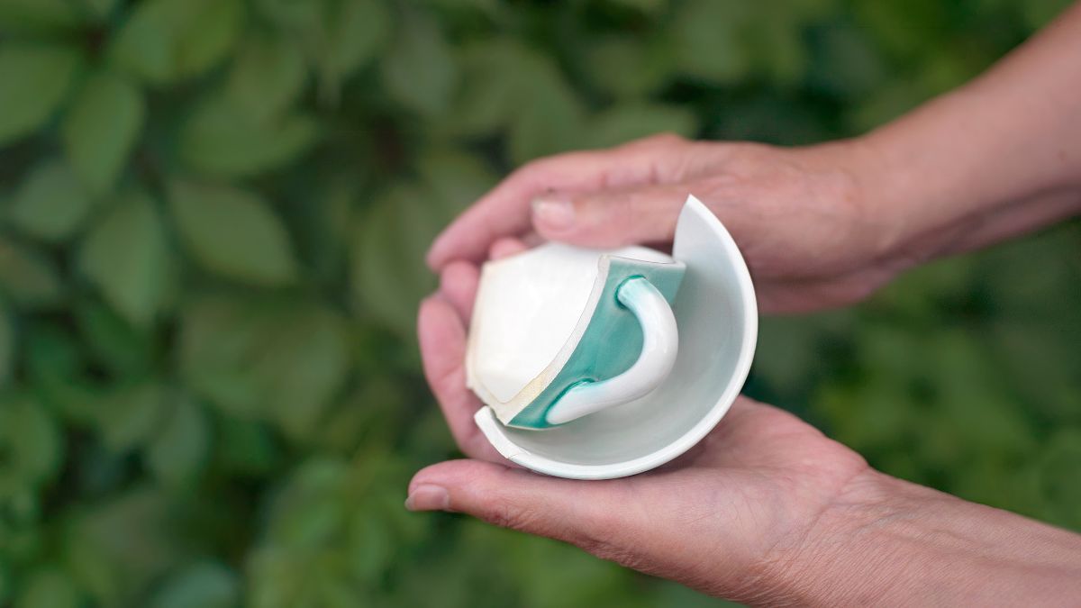 Taza rota. Taza rota.