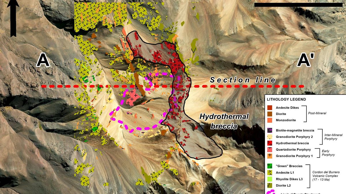 Mapa geológico de El Perdido que muestra una brecha hidrotermal recientemente identificada por la minera Kobrea. Mapa geológico de El Perdido que muestra una brecha hidrotermal recientemente identificada por la minera Kobrea.