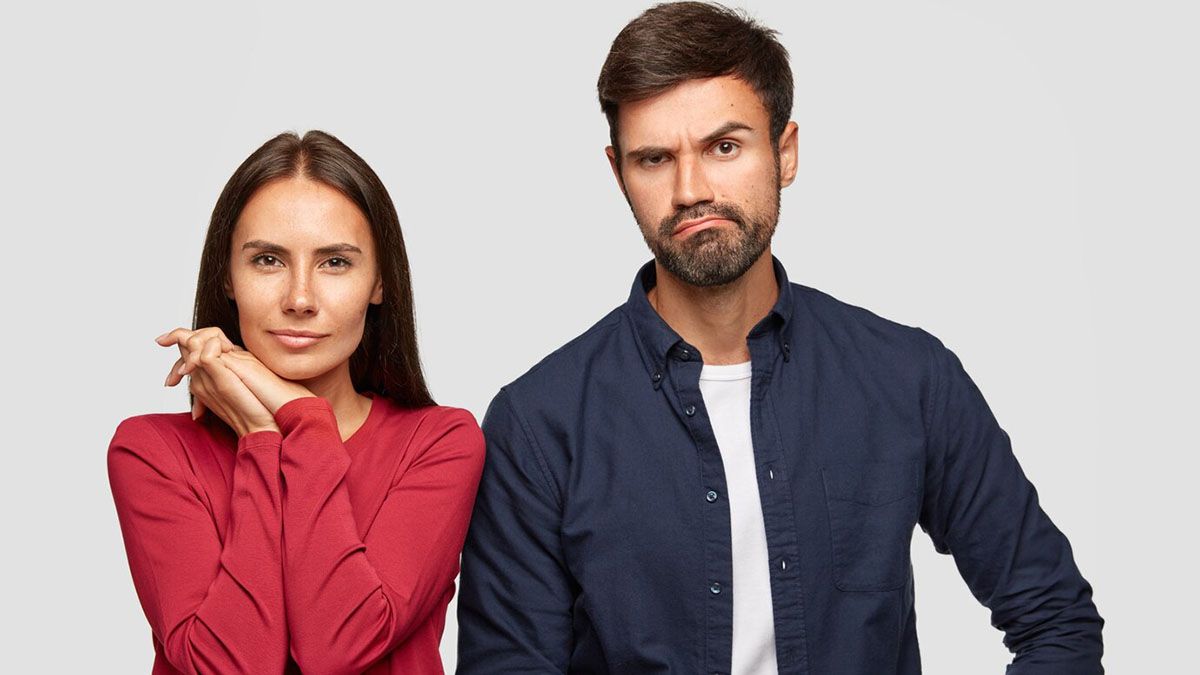 ¿Qué significa que tu pareja no te dé la mano en público según la psicología?