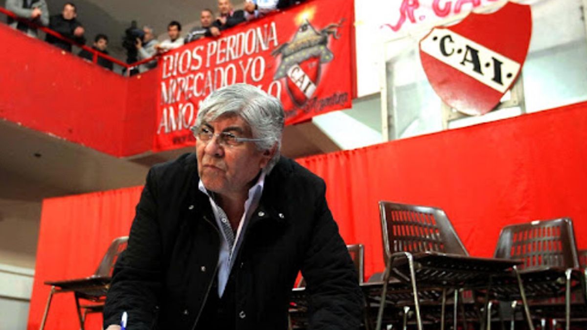 Hugo Moyano quiere continuar como presidente de Independiente.