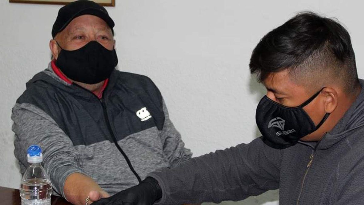 &nbsp;Omar Sperdutti no se guardó nada. Foto: gentileza Prensa Deportivo Maipú.