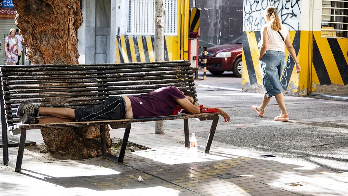 Desde el Gobierno expusieron los distintos programas para dar un alojamiento a las personas en situación de calle.