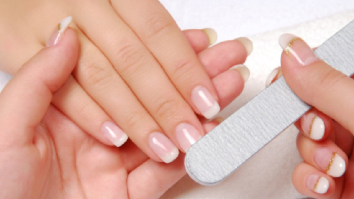 Recuerda que es muy importante que no te arranques los pellejos de tus uñas porque puedes lastimarte aún más. Recuerda que es muy importante que no te arranques los pellejos de tus uñas porque puedes lastimarte aún más.