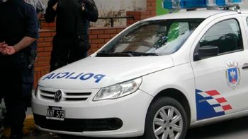 Violencia de género: un policía fue detenido tras amenazar con su arma y golpear a su pareja
