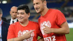 Totti recibió elogios de Maradona y de quién menos pensaba