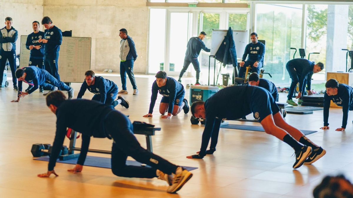 El plantel de Independiente Rivadavia entren&oacute; en doble turno en C&oacute;rdoba.