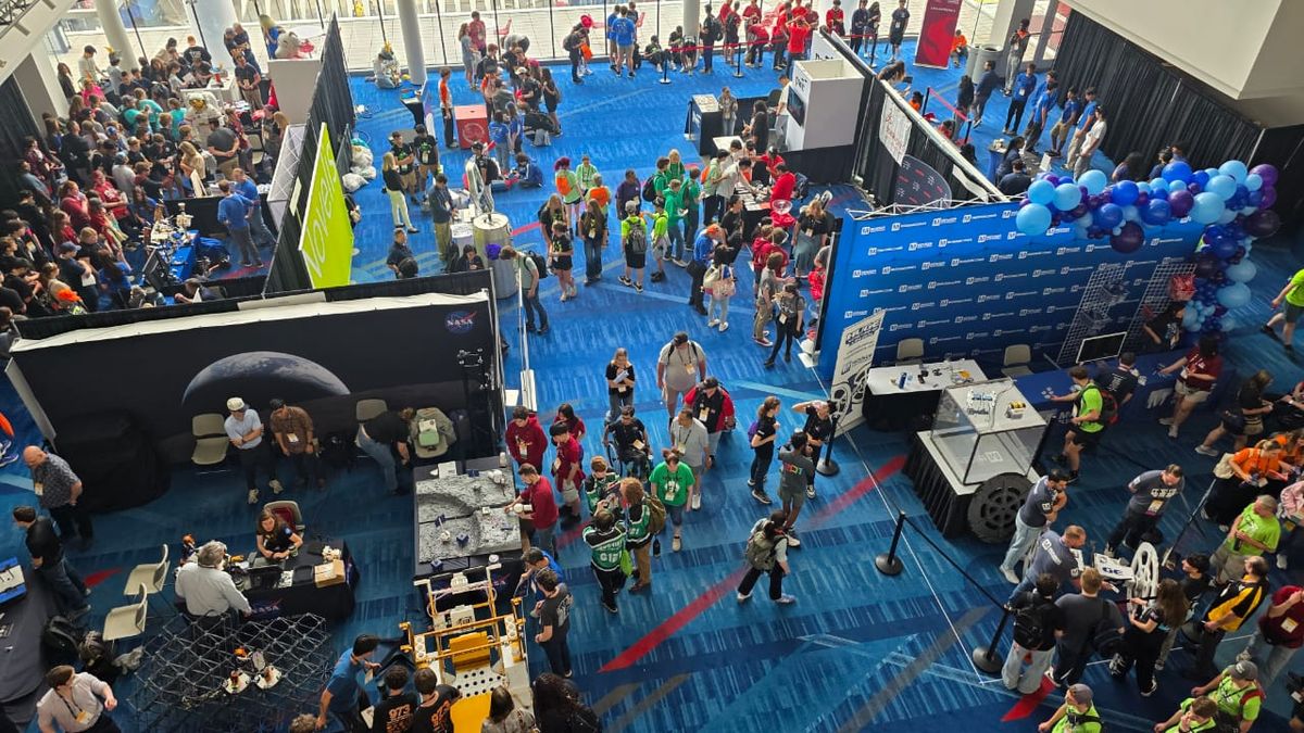 Alumnos de una escuela secundaria de Mendoza representan al país en el Mundial de Robótica que hasta este domingo se realiza en Houston, Estados Unidos.