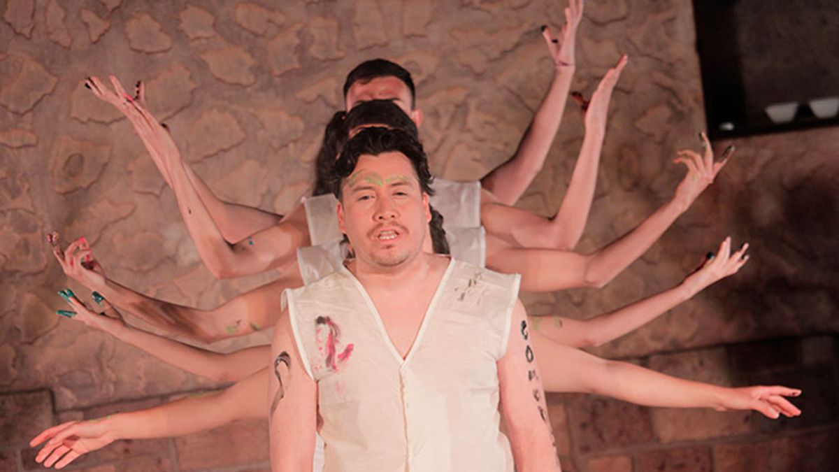 La Compañía La Monarca estrena Del Amor Oscuro, una performance dirigida por Agustín Díaz.