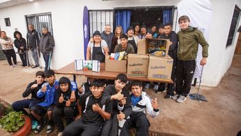 Fundación Grupo América e Independiente Rivadavia juntos en una acción solidaria con el merendero Dejando Huellas