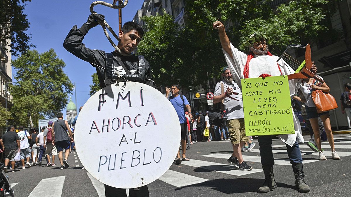 La CGT se concentró en las inmediaciones del Congreso Nacional. La CGT se concentró en las inmediaciones del Congreso Nacional.
