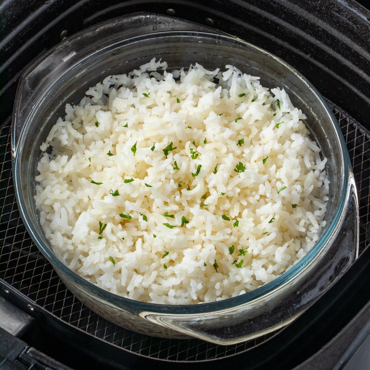 La freidora de aire también sirve para hacer arroz. La freidora de aire también sirve para hacer arroz.