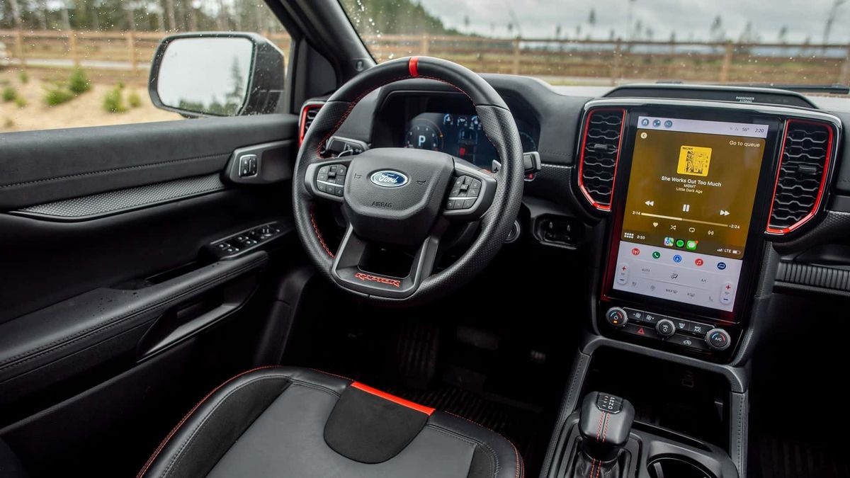 El interior tiene un diseño interesante, que no es para todo el mundo. El interior tiene un diseño interesante, que no es para todo el mundo.