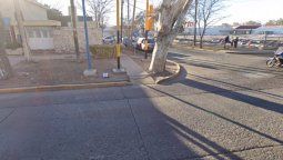 En la esquina de Joaquín V. González y Salvador Arias el chofer de la Línea 461 intentó hacer bajar a dos ebrios que molestaban a dos pasajeras, y terminó siendo herido por los cuatro.
