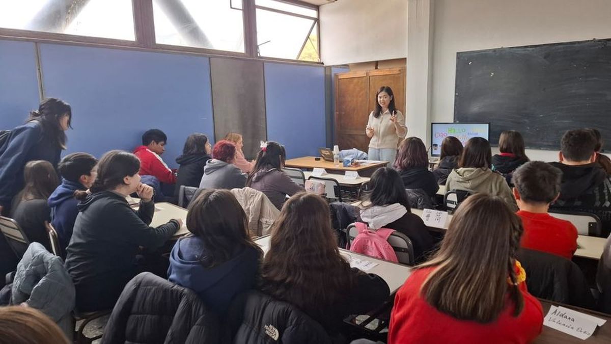 En 2025 se dictaron talleres de chino mandarín a contraturno en secundarios de Mendoza y con maestros del Instituto Confucio de la Universidad de Congreso. En 2025 se dictaron talleres de chino mandarín a contraturno en secundarios de Mendoza y con maestros del Instituto Confucio de la Universidad de Congreso.