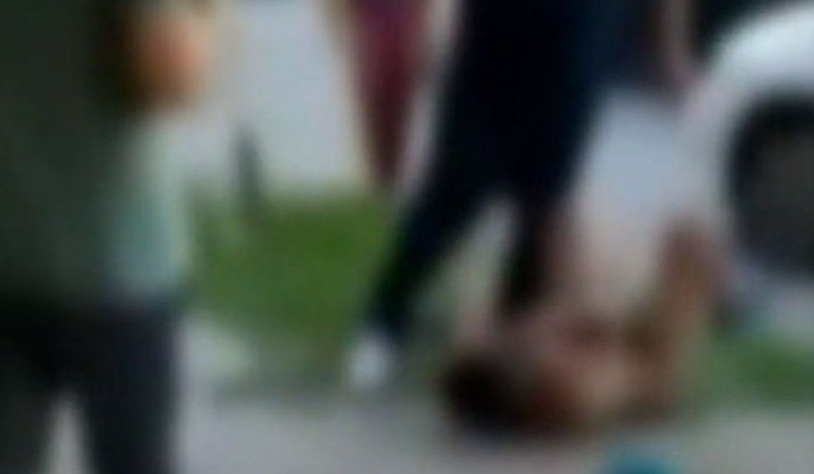 Desnudaron a un adolescente que intentó robar un celular