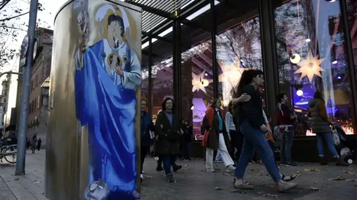 Este es el mural de Messi que destrozaron en Barcelona.