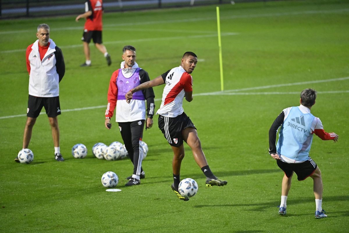 Demichelis arma el equipo de River 2024