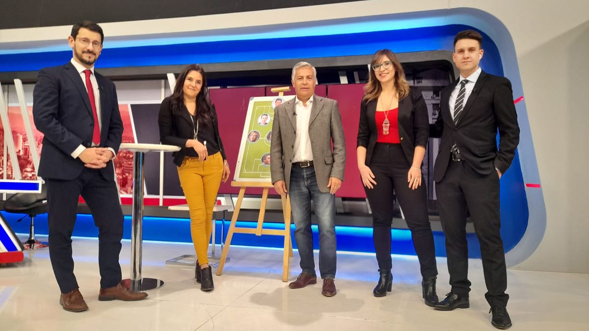 Alfredo Cornejo con el equipo de 7D: Pablo Gerardi, Rosana Villegas, Agustina Fiadino y Julián Imazio.