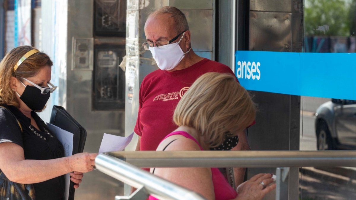 Jubilados marzo 2021: bono de $5.000 y aumento del 8,07%