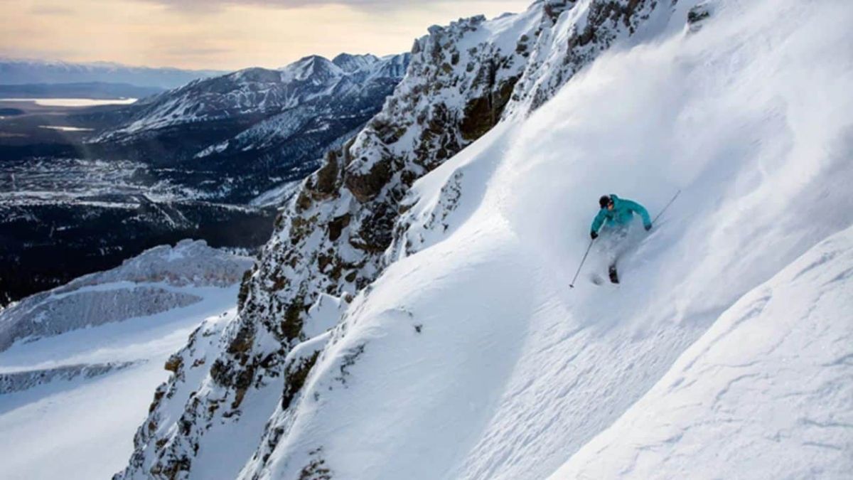 El centro de esquí de Estados Unidos comenzó a trabajar a pleno en la fabricación de nieve de cara a la temporada.