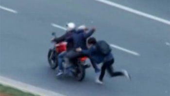 Detuvieron a 8 niños y adolescentes por querer robar una moto en manada