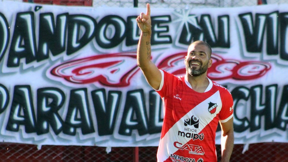 Theiler y su conformidad por el triunfo del Cruzado