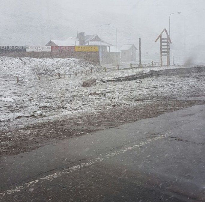 Alertaron por posibles aludes en alta montaña debido a un temporal de nieve